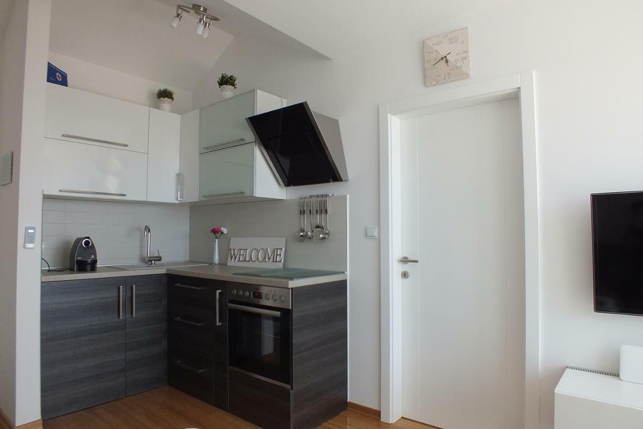 Apartment Silvija Novalja Εξωτερικό φωτογραφία
